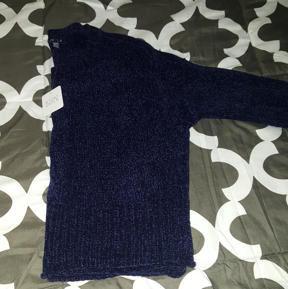 โค sweater - Picture 2 of 3